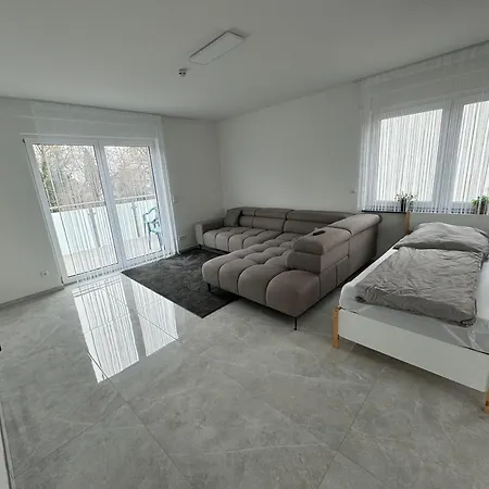 Mit Ausblick 海尔布隆